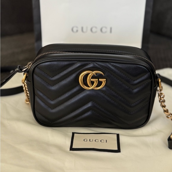 Gucci GG Marmont Mini Bag in Black leather - Picture 2 of 16
